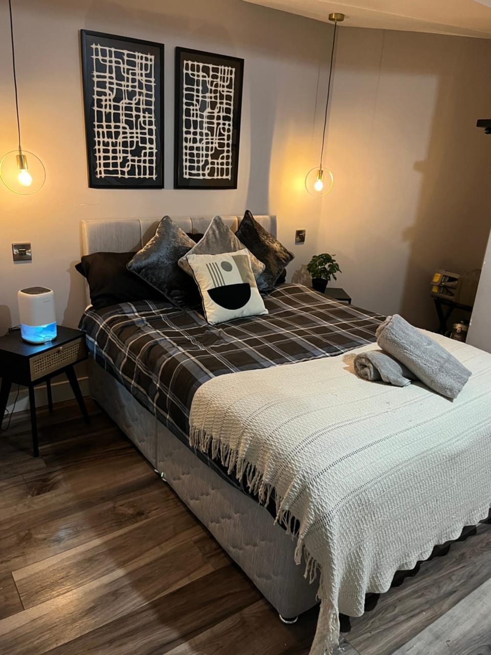Modern spacious Belfast city stay free parking Apartment in Belfast