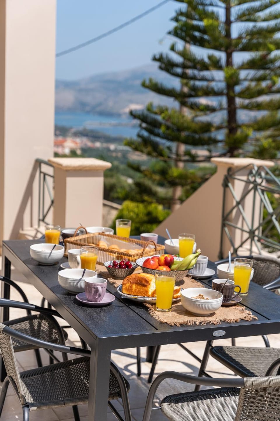View (from property/room), Balcony/Terrace, Dining area