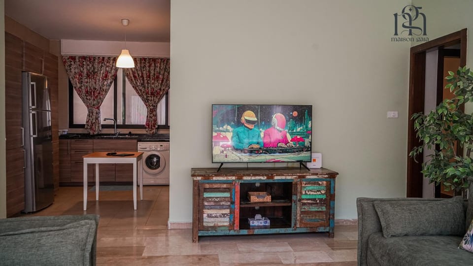 TV and multimedia, Kitchen or kitchenette, Living room