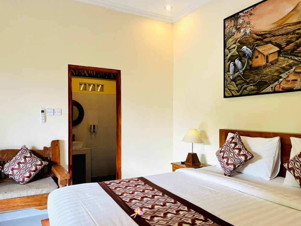 Bed, Photo of the whole room, Decorative detail, Bedroom
