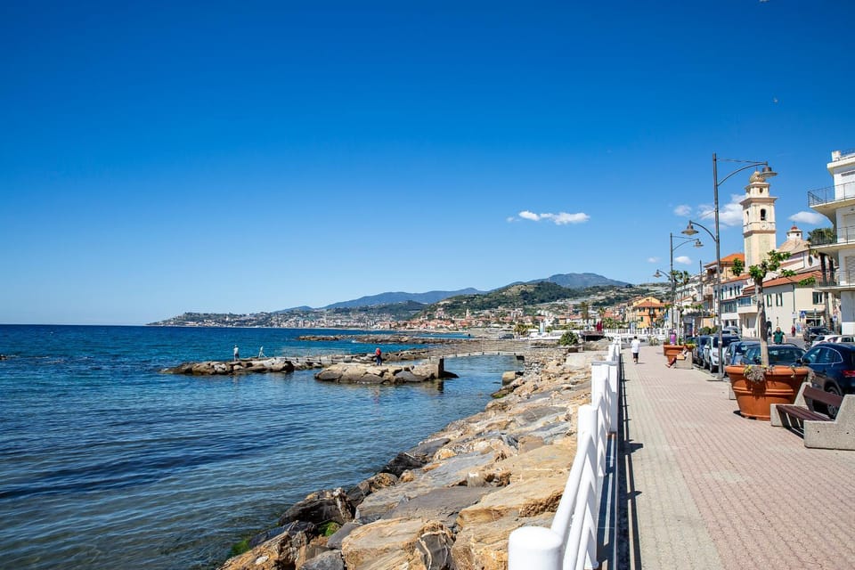 Neighbourhood, Sea view
