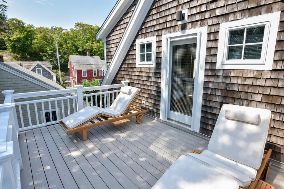4 min Walk to Commercial Street and Beach House in Provincetown