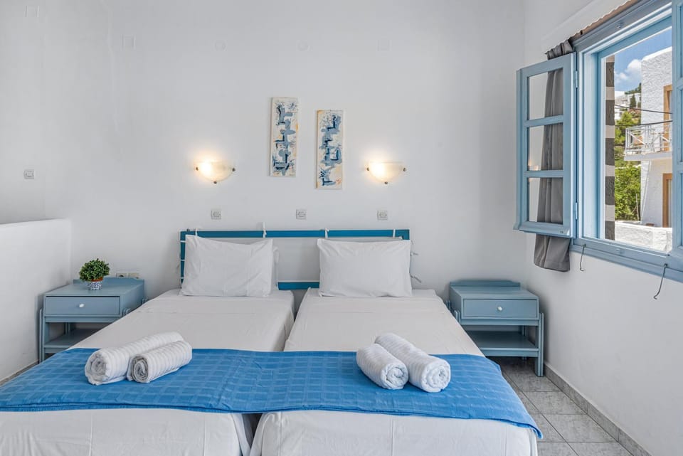 Property building, Living room, Bedroom