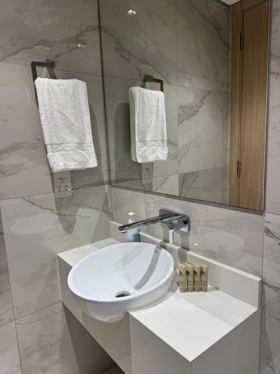 Shower, Bathroom, towels