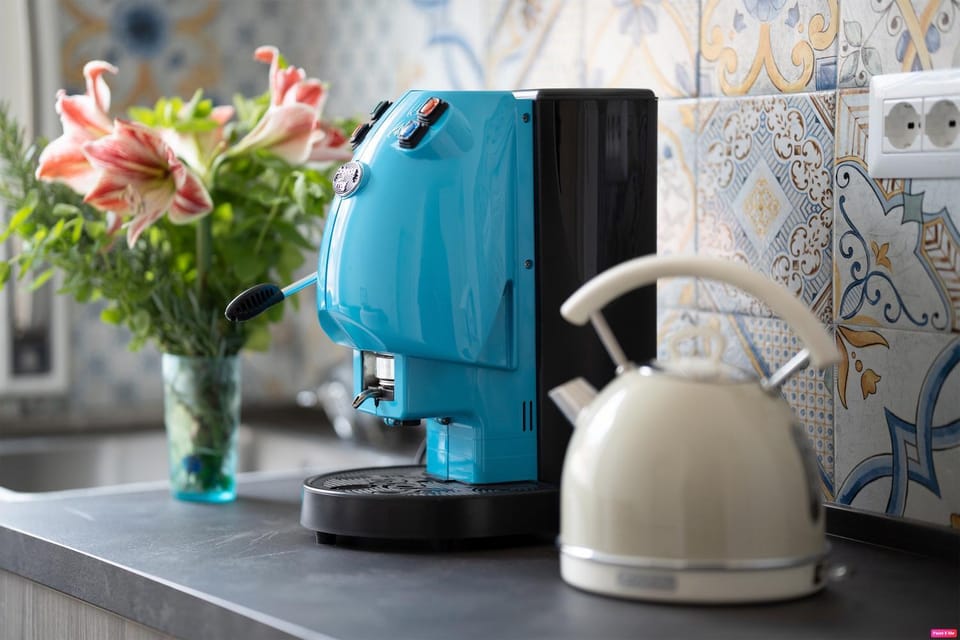 Coffee/tea facilities, Seating area