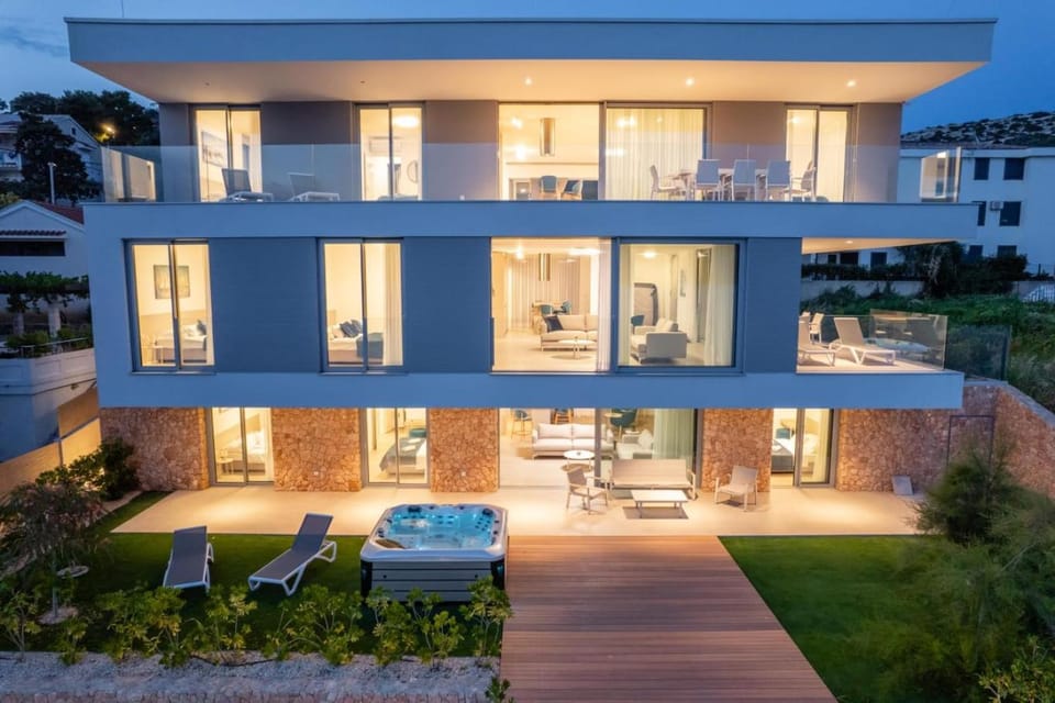 Property building, Patio, Night, Garden, View (from property/room), Balcony/Terrace, Seating area, Garden view