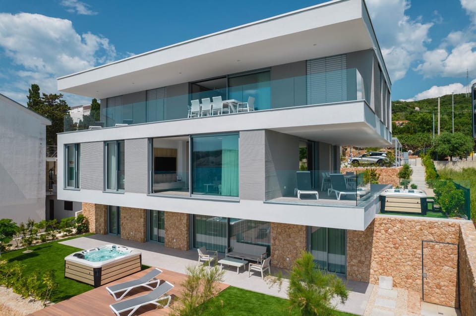 Property building, Patio, Day, View (from property/room), Balcony/Terrace, sunbed
