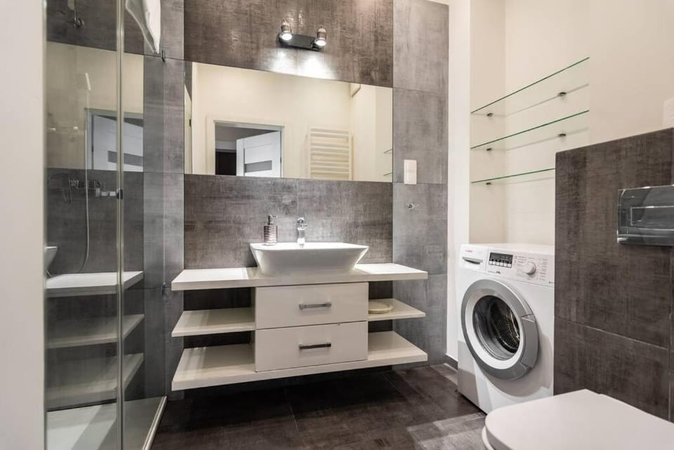 Shower, Toilet, Bathroom, washing machine