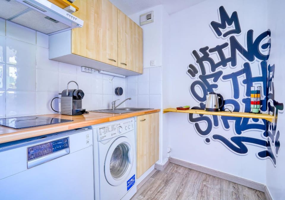 dishwasher, stove, washing machine, kitchen