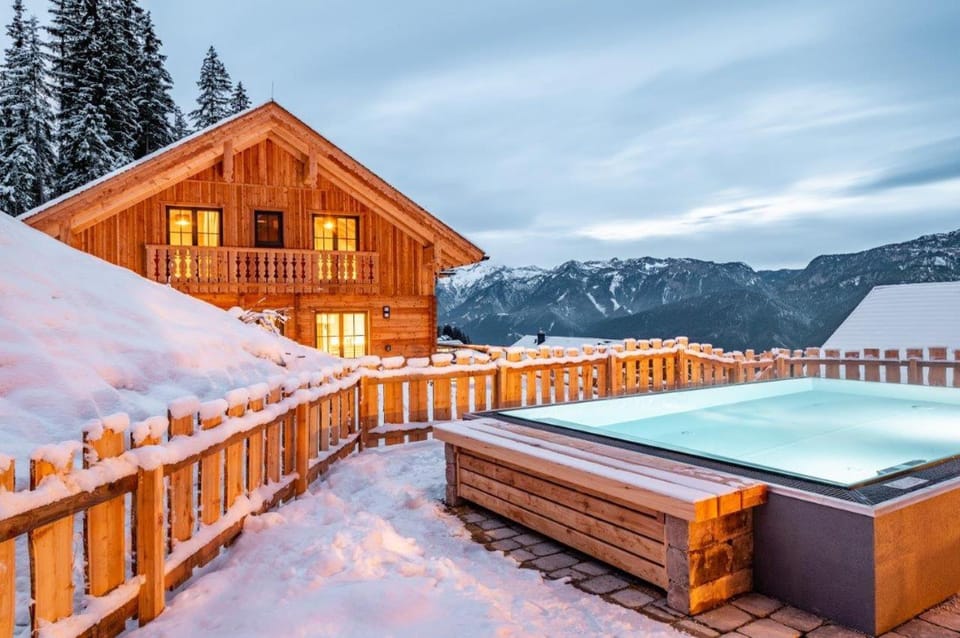 Poolchalet Dachsteinblick Chalet in Salzburgerland