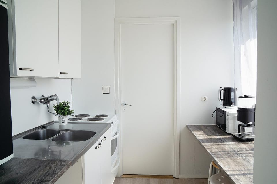 Coffee/tea facilities, Kitchen or kitchenette, minibar, stove