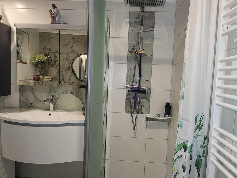 Shower, Bathroom