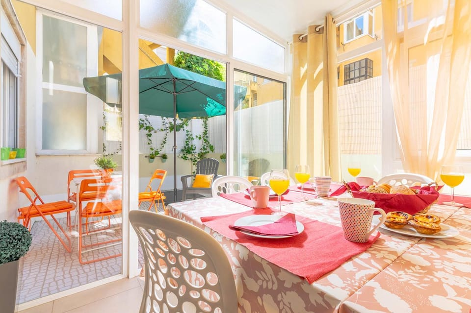 Patio, Dining area