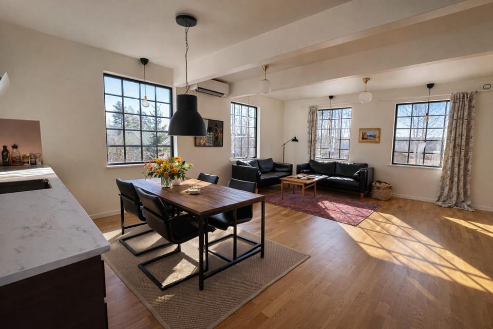 Living room, Dining area