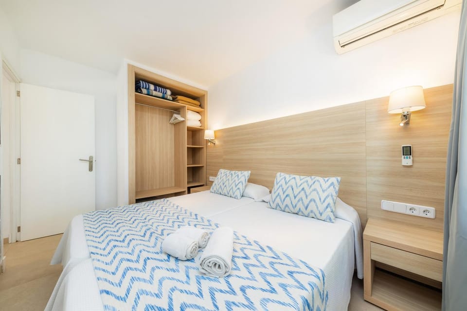 Living room, Bedroom