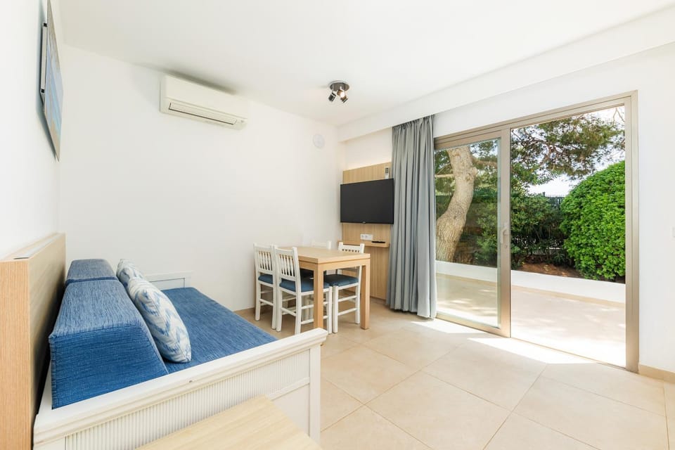 Property building, Living room, Bedroom