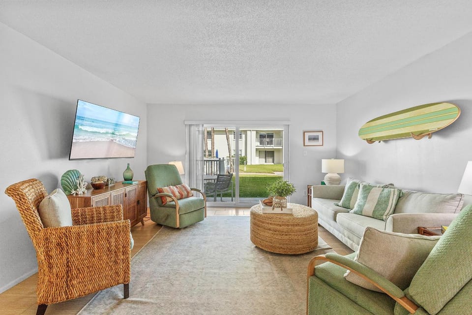 Colony Beach Club 121 House in Edgewater