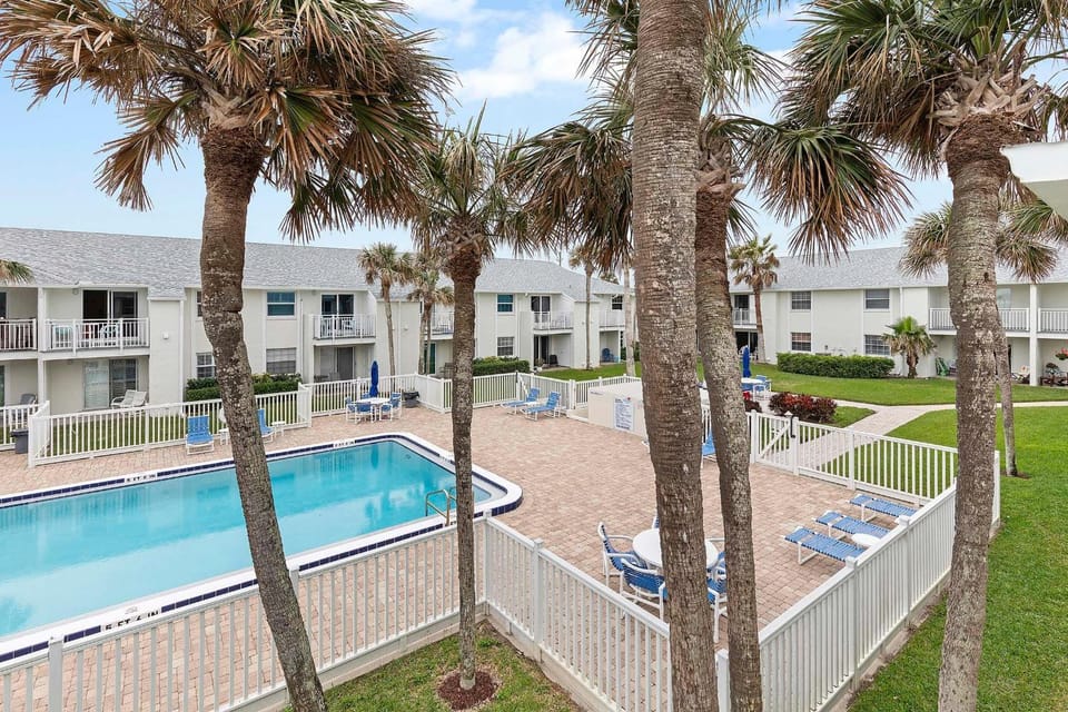 Colony Beach Club 233 House in Edgewater