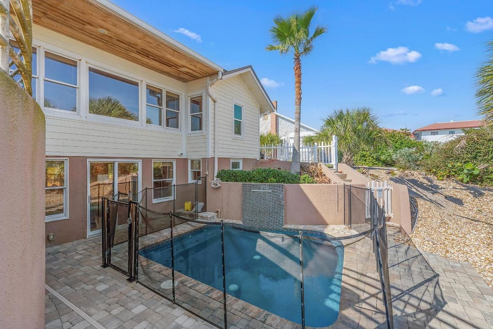 Decked Out House On Hill St House in New Smyrna Beach
