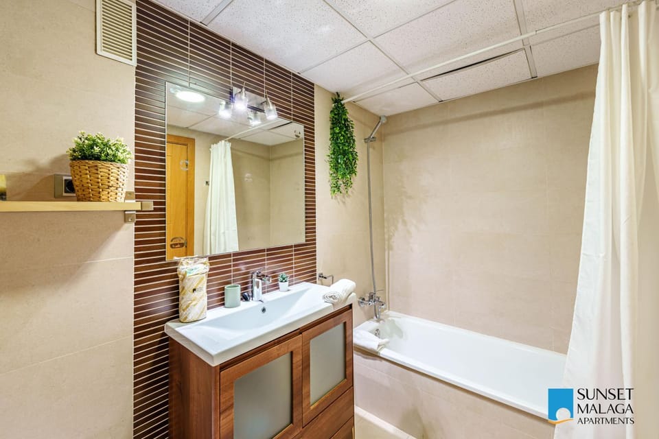 Bathroom, Bath, towels