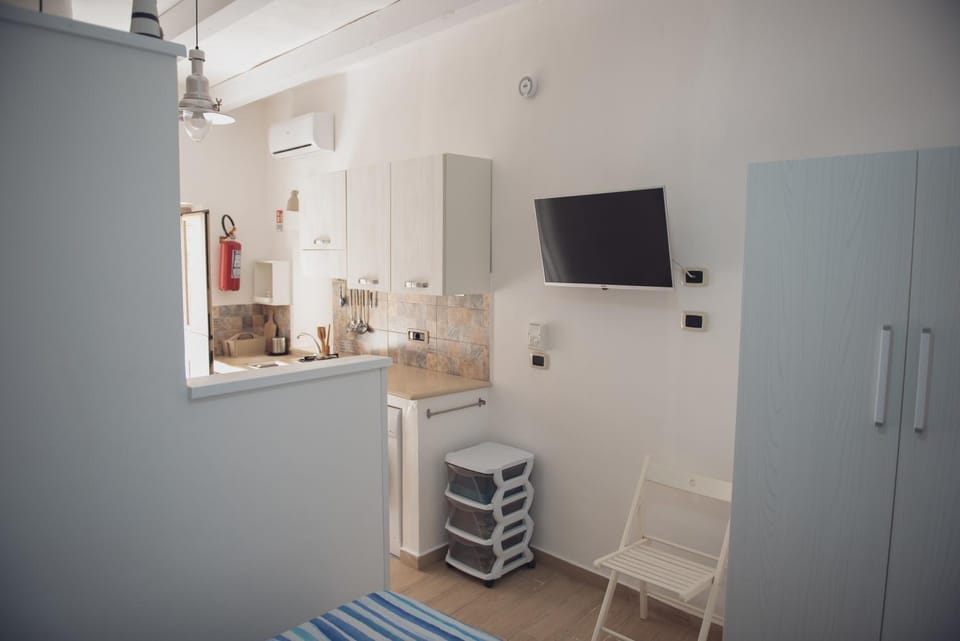 TV and multimedia, Kitchen or kitchenette, air conditioner