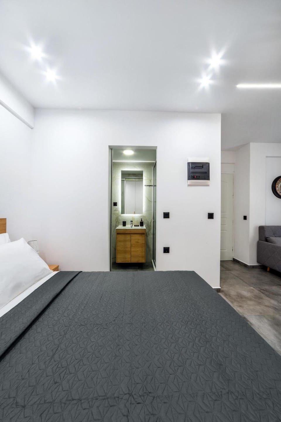 Bed, Photo of the whole room, Bedroom