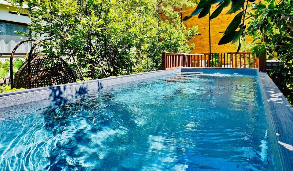 Swimming pool, Swimming pool