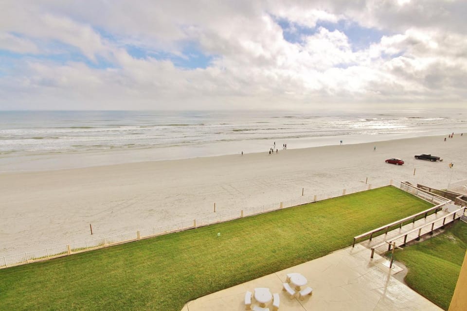 Oceania Plaza 502 House in New Smyrna Beach