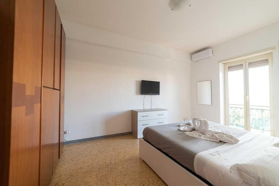 TV and multimedia, Photo of the whole room