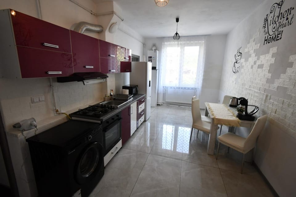 Mural Art Apartament Apartment in Romania