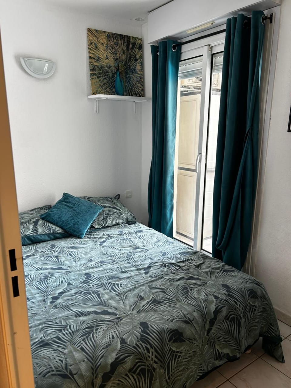 Joli appart Port Azur Climatisé à GOLFE -JUAN en front de mer Apartment in Antibes