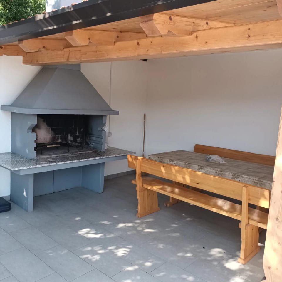 BBQ facilities, Dining area