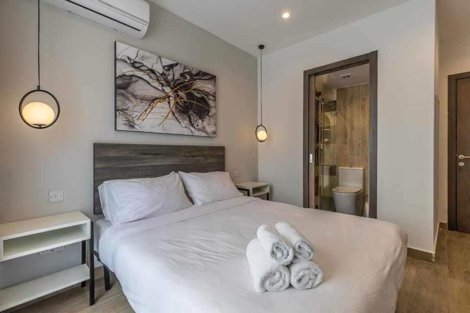 Cozy Studio in the Heart of Paceville - Olo Living by SF Homes Bed and Breakfast in Saint Julians