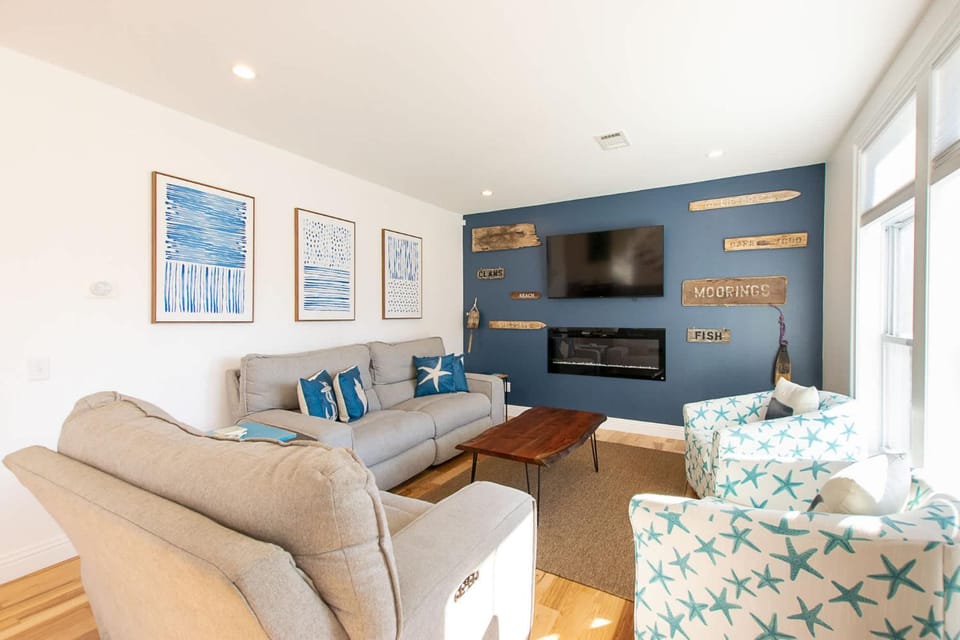 Stunningly Decorated Home with Hot Tub House in South Yarmouth