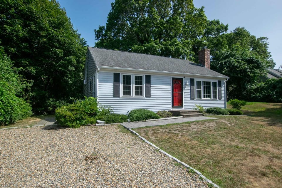 Stylish Home Dog Friendly Close to Beach House in West Yarmouth