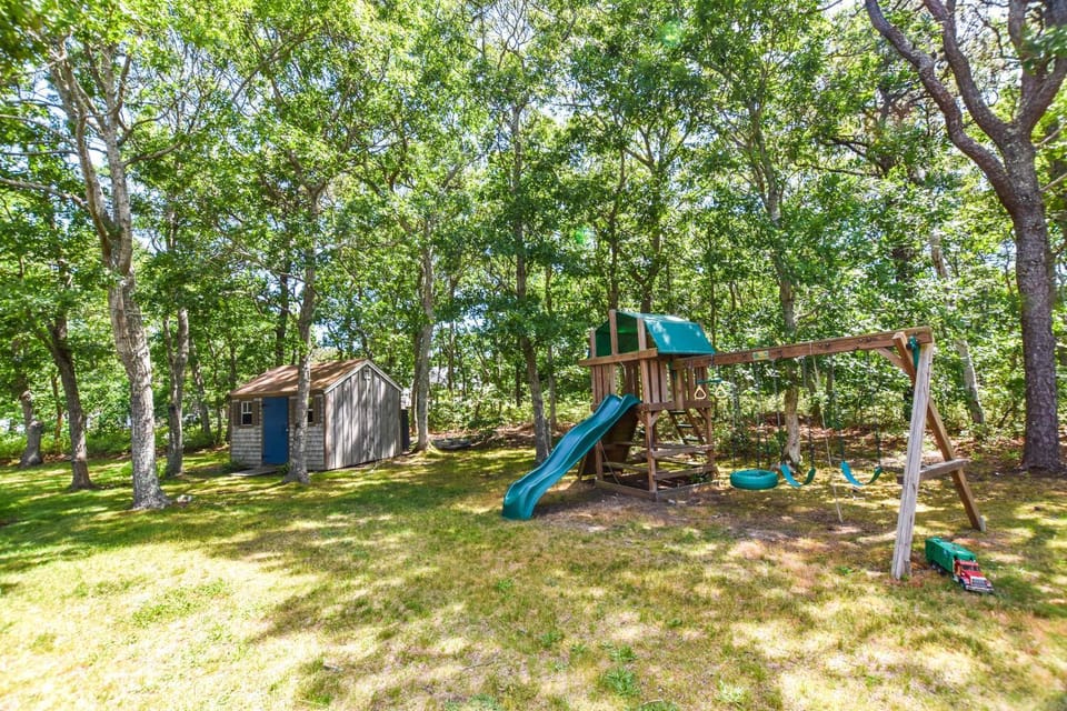 Updated Home on Bayside of Eastham! House in North Eastham