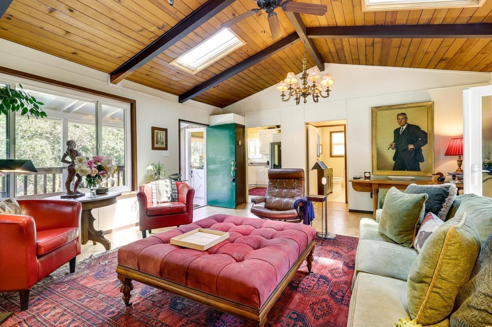 Lakefront Glen Ellen Cabin with Views Near Wineries! Cabin in Glen Ellen