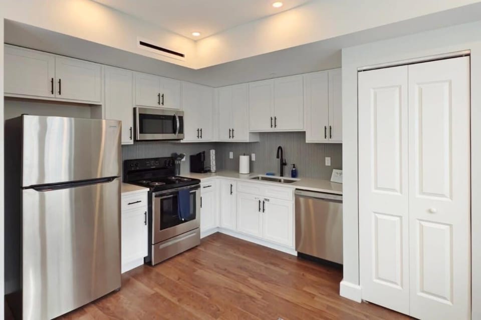 Fun Cozy Apts - 1 25 Mile Walk to TIAA Bnk Fld Apartment in Jacksonville