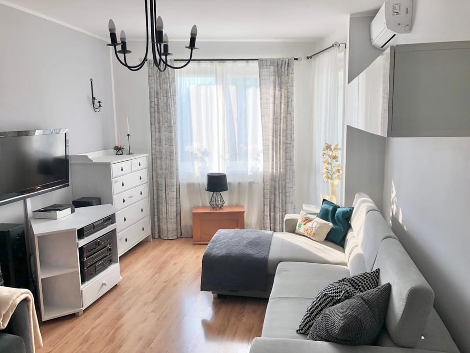 Bed, Living room, Photo of the whole room