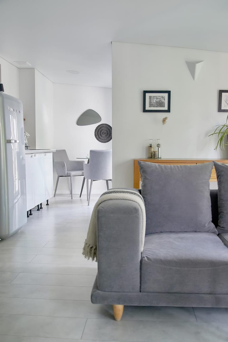 Seating area, kitchen