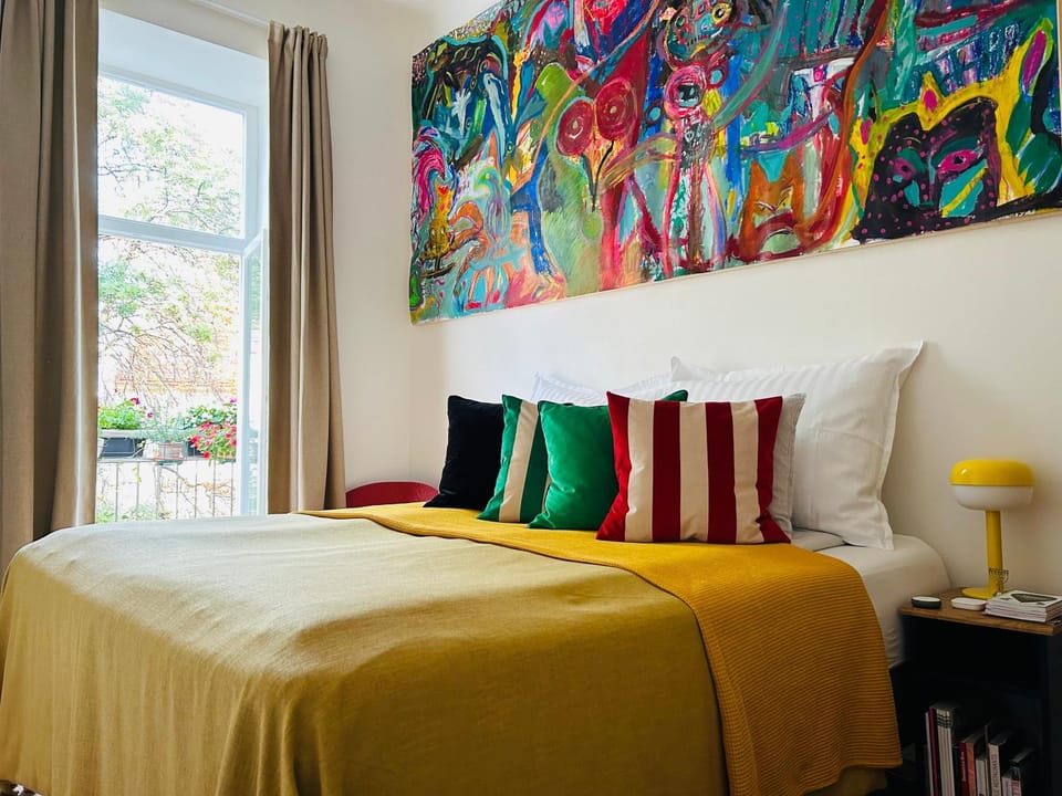 Bed, Photo of the whole room, Decorative detail, Bedroom