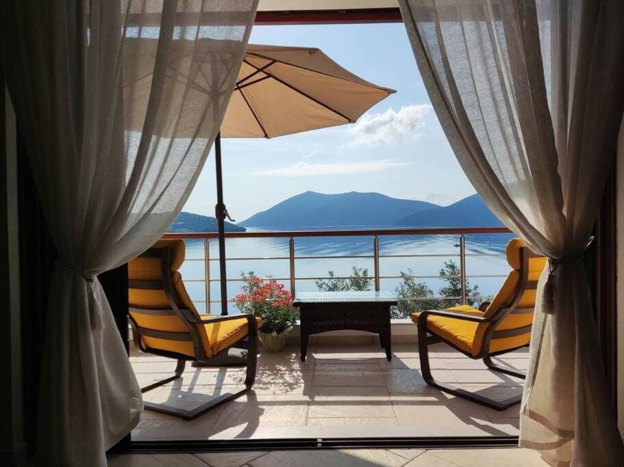 Natural landscape, View (from property/room), Balcony/Terrace, Sea view