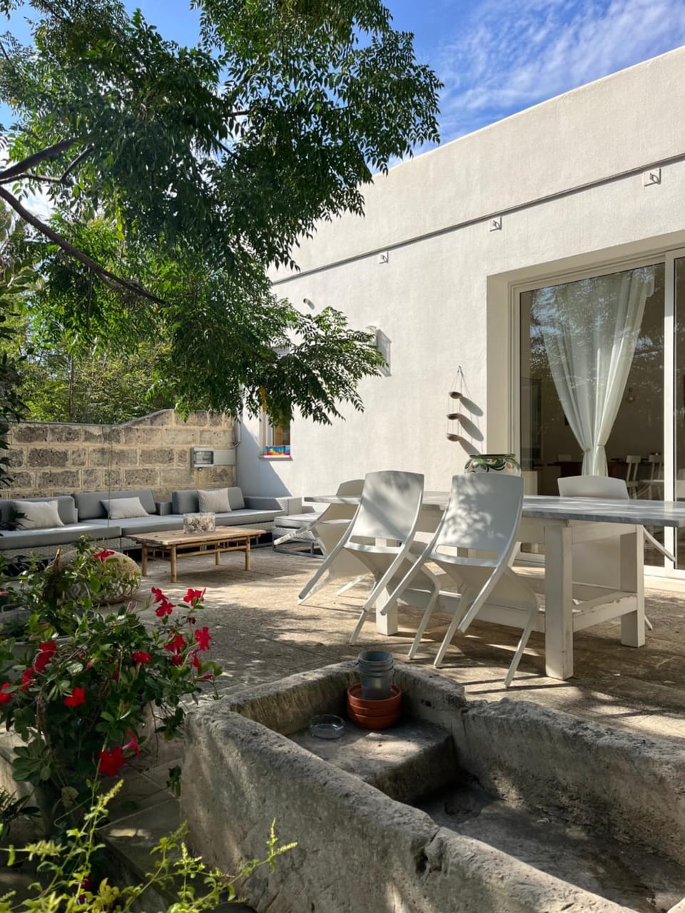 Patio, Day, Garden