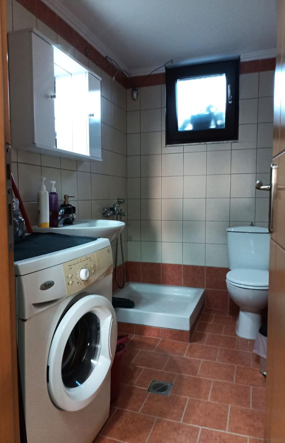 Toilet, Bathroom, washing machine