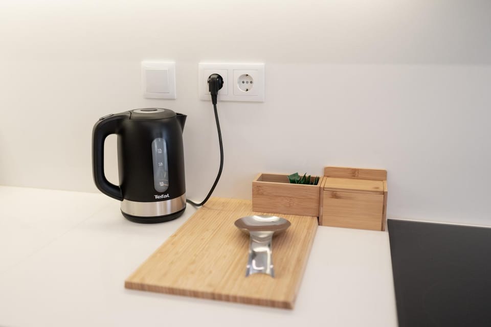 Coffee/tea facilities, Kitchen or kitchenette