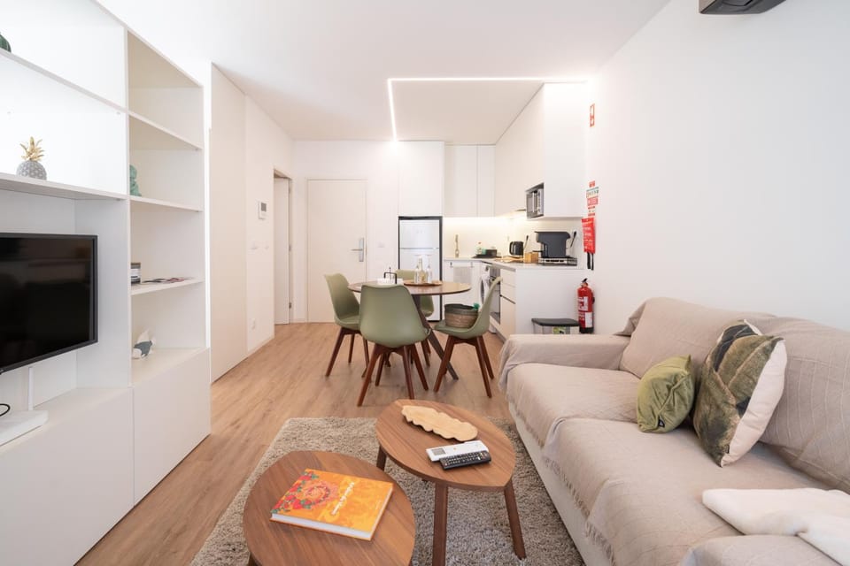 Communal lounge/ TV room, TV and multimedia, Seating area