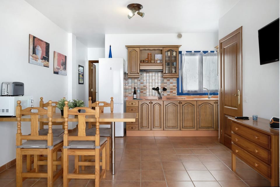 Property building, Kitchen or kitchenette, Living room