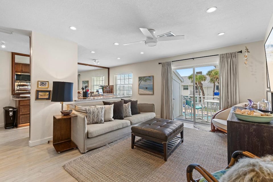 Colony Beach Club 246 House in Edgewater