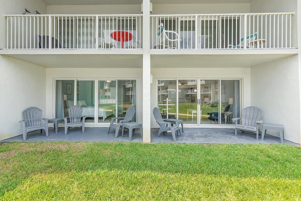 Surfside 107 House in Edgewater