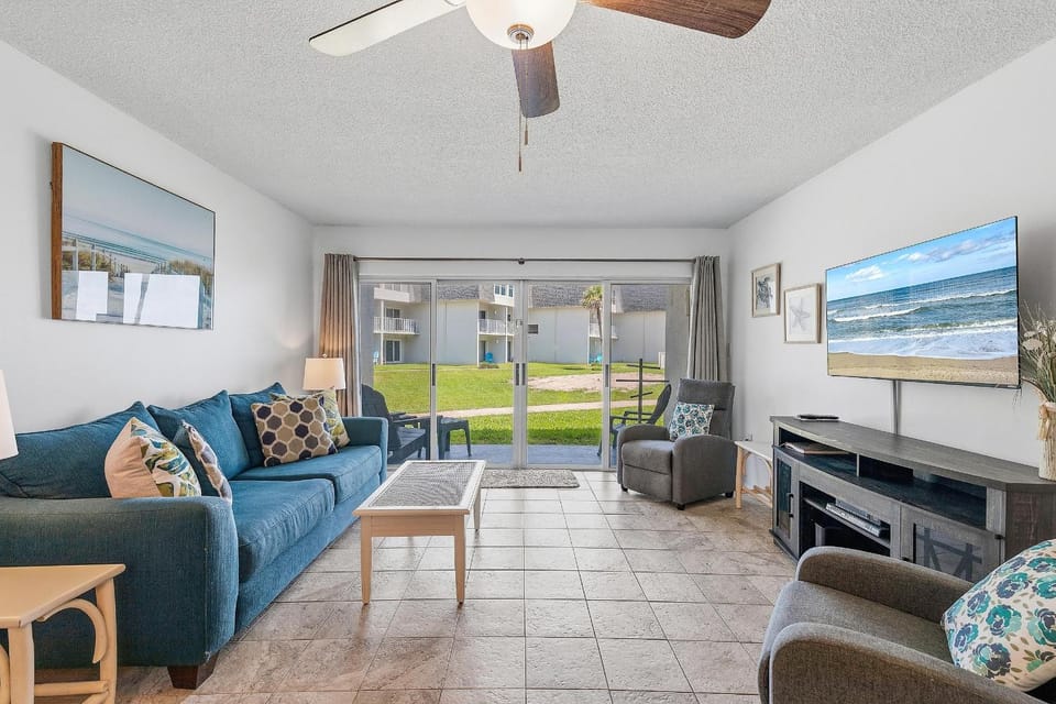 Surfside 107 House in Edgewater